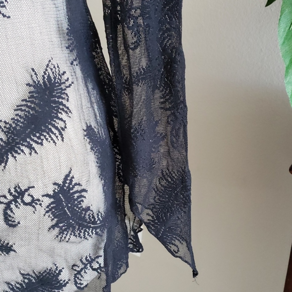 FREDERICK'S OF HOLLYWOOD🎀 COVER BEAUTIFUL BLOUSE - Picture 5 of 8